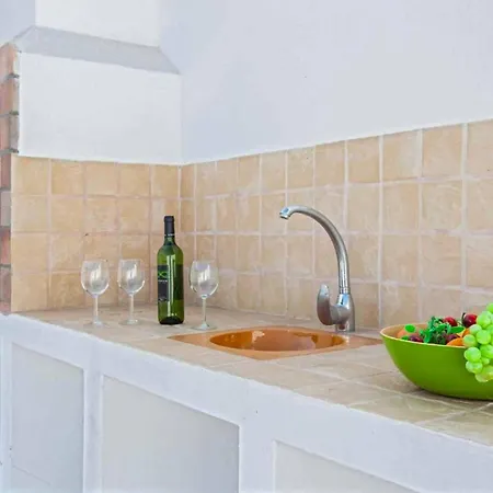 Dolores Puerto del Carmen