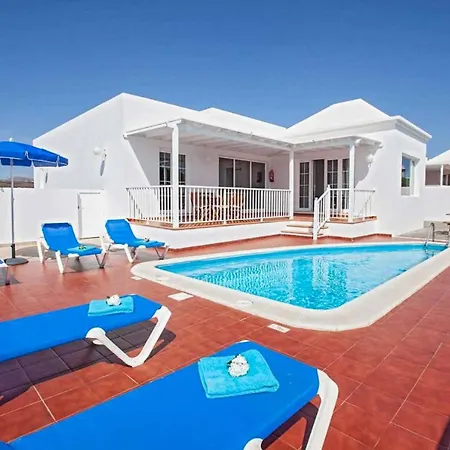 Dolores Villa *